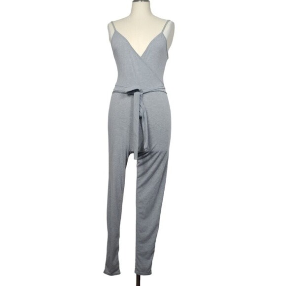 PrettyLittleThing Marl Jersey Wrap Tie Waist Gray V Neck Sleeveless Jumpsuit 4 - Picture 1 of 7